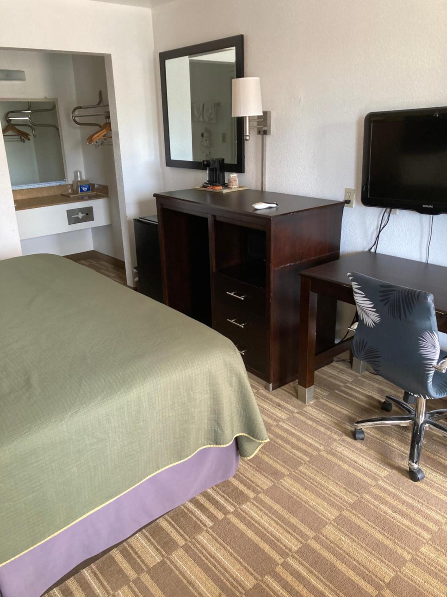 Americas Best Value Inn Clute Exterior foto